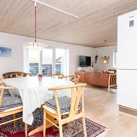6 Person Holiday In B Rkop